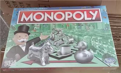 大富翁游戏,家庭棋盘游戏适合 2 至 6 名玩家,棋盘游戏适合 8 岁及以上儿童,包括粉丝投票社区胸卡 - OBL10204233