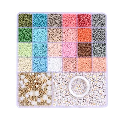 3mm米珠+6mm金珠/珍珠+字母珠+隔珠+米白珠+线26格 - OBL10400881