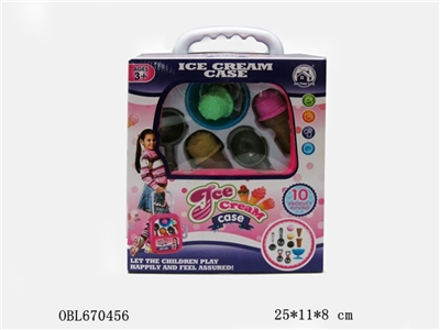 Ice cream receive a suitcase - OBL670456