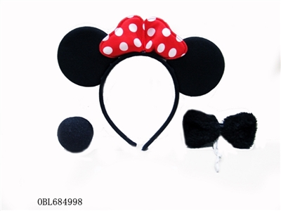Mickey is a three-piece - OBL684998