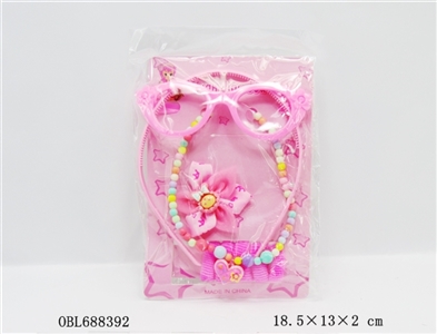 Girls act the role ofing is tasted - OBL688392