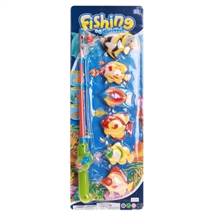 Chain on the swimming fish - OBL720576