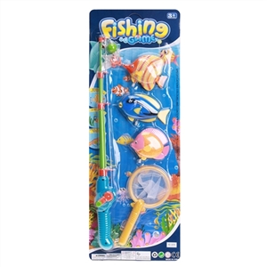 Chain on the swimming fish - OBL720613