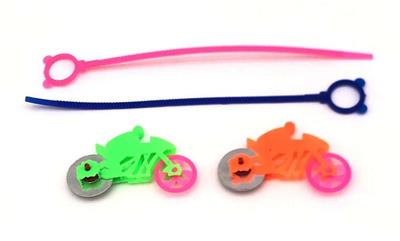 100 MOTORCYCLES WITH A SMALL PULLER - OBL827003