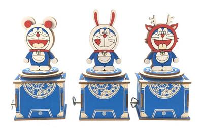 WOODEN JINGLE ROTATING MUSIC BOX - OBL863502
