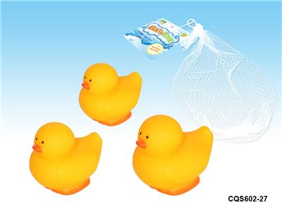 3只喷水小黄鸡 - OBL936706