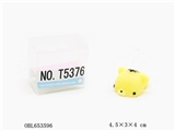 OBL653596 - 发泄小动物