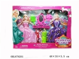 OBL679201 - 3 pieces of clothing and accessories of barbie