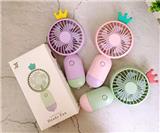 OBL869227 - THE LIGHT IS HANDHELD BY THE FAN
